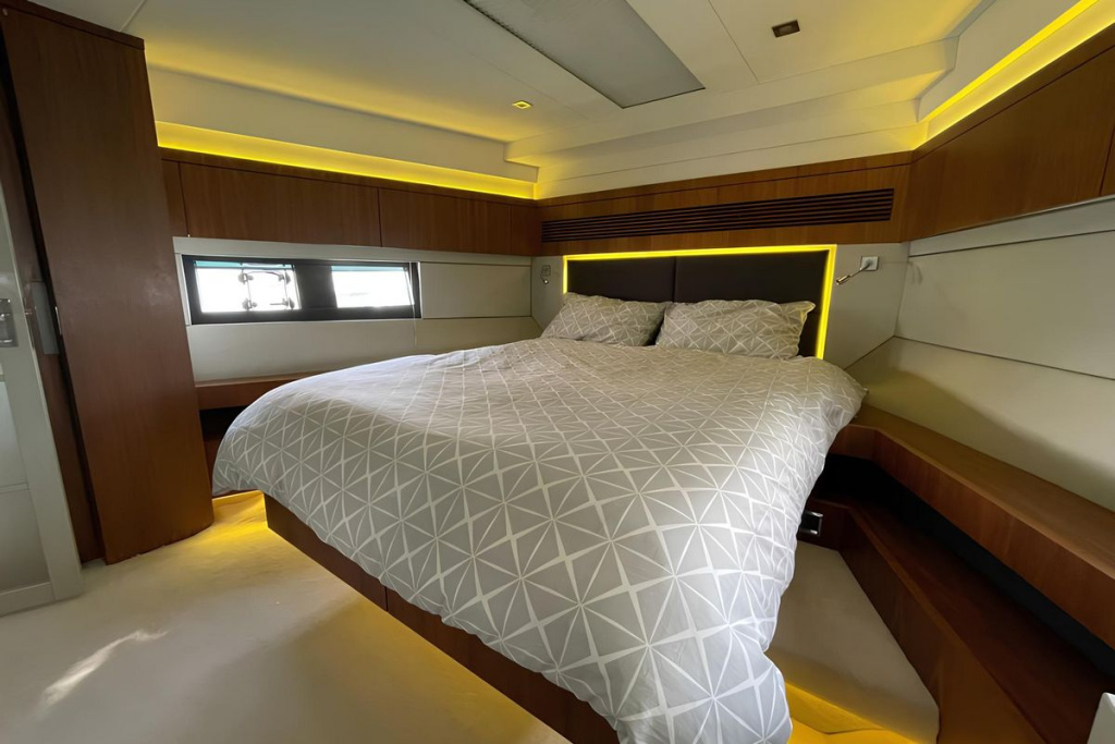 2011 Fairline Targa 50 GT, Price Reduction, photo 3, Smart Yachts