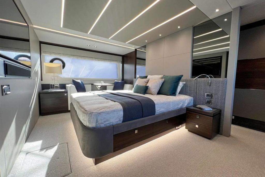 2024 Sunseeker 76, New For Sale, photo 3, Smart Yachts