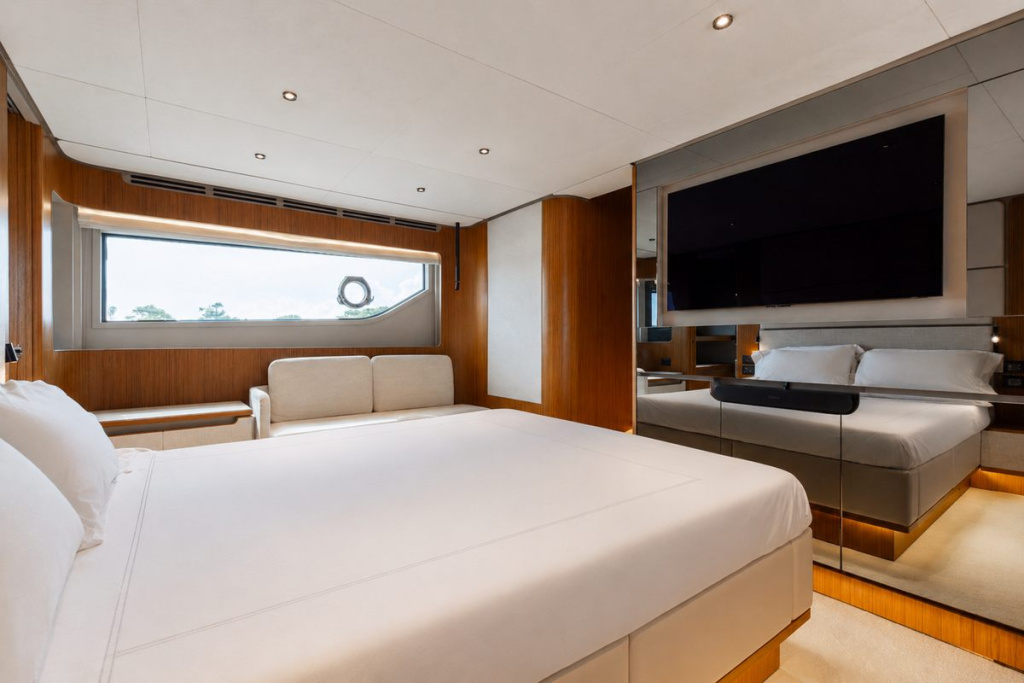 2025 Ferretti 670 "KATRIN I", New CA For Sale, photo 6, Smart Yachts