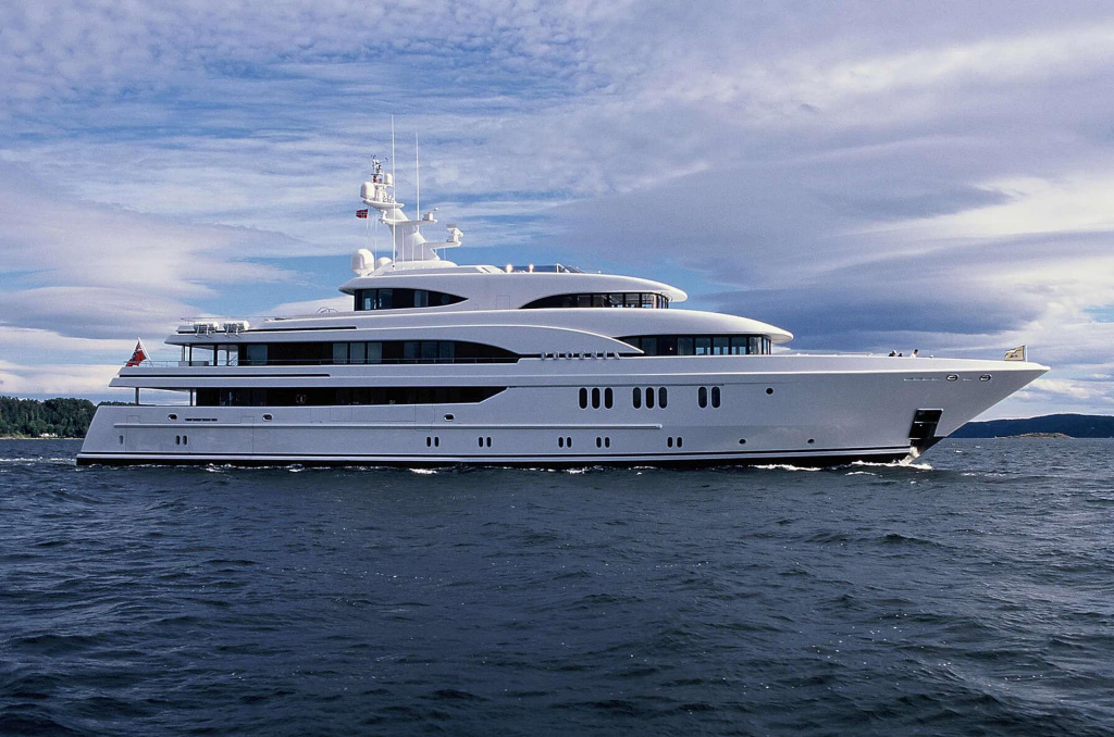 The 3 largest superyachts at the Miami International Boat Show 2023, photo 5, Smart Yachts
