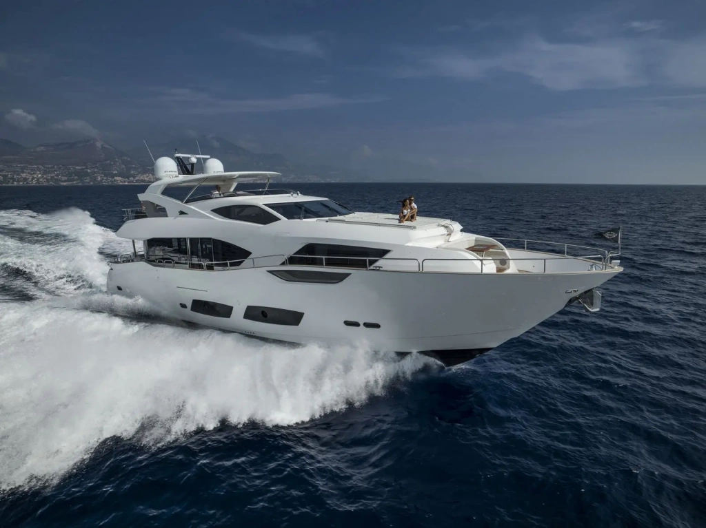 Yachts Below 30 meters with Main Deck Master Cabin, photo 3, Smart Yachts