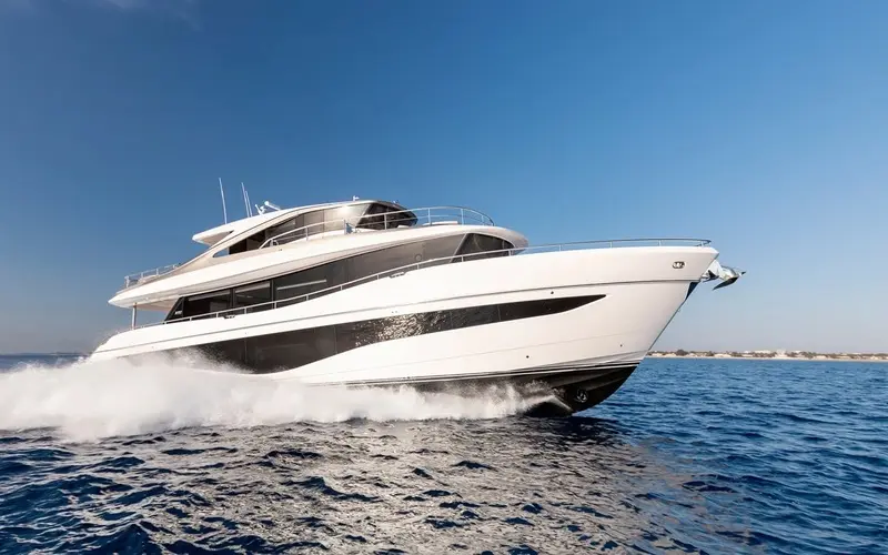 Yachts Below 30 meters with Main Deck Master Cabin, photo 7, Smart Yachts