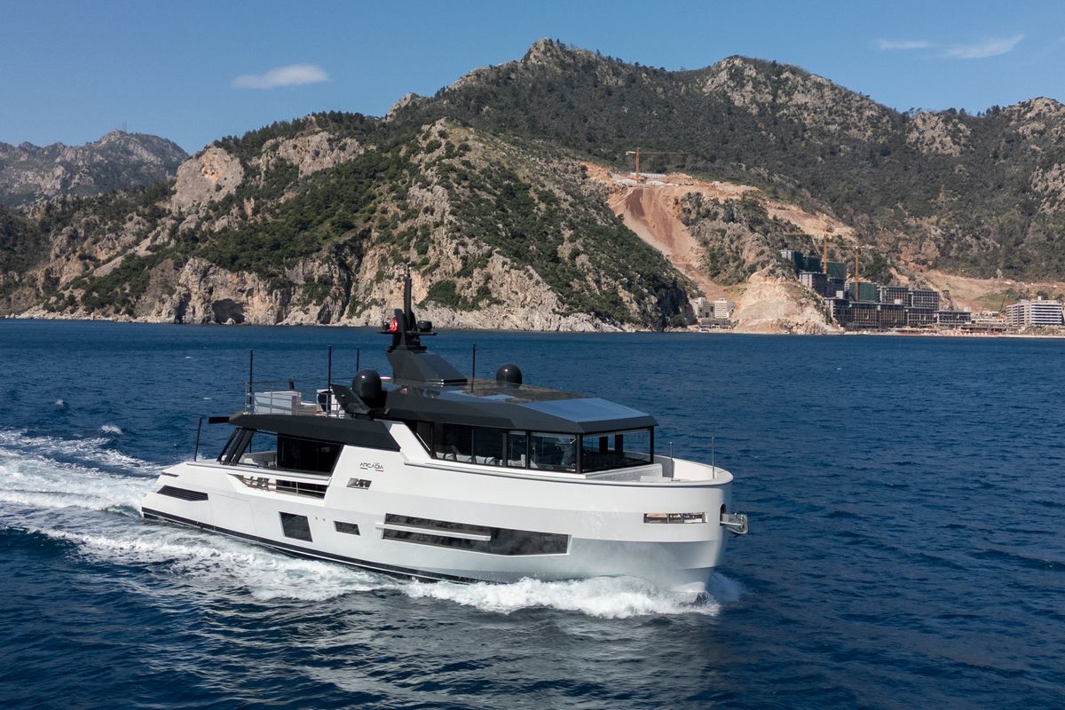 Arcadia Sherpa 80 XL, Watch New Video, Smart Yachts