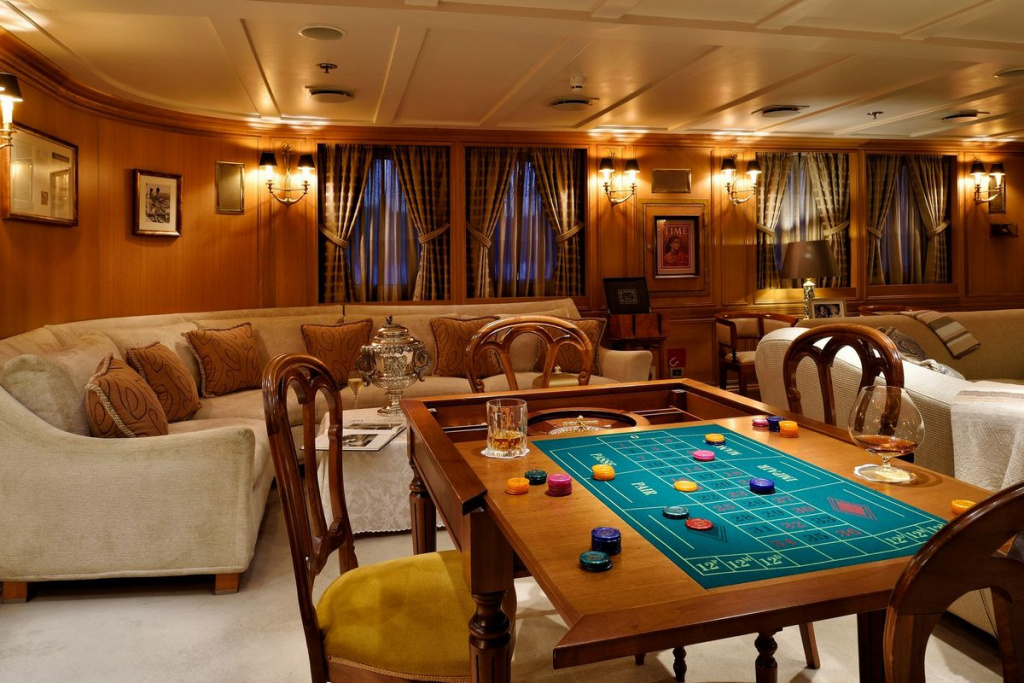 Iconic 99m Christina "O" is now on the market, photo 10, Smart Yachts