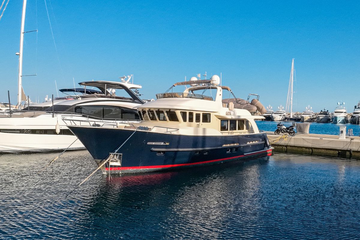 De Alm Yacht St. Nicholas: A Fully Equipped Long-Range Explorer with New Photography, Smart Yachts