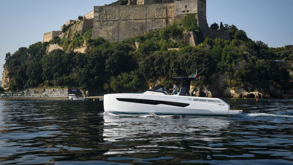 FIART 39 SEAWALKER REVIEW, photo 3, Smart Yachts