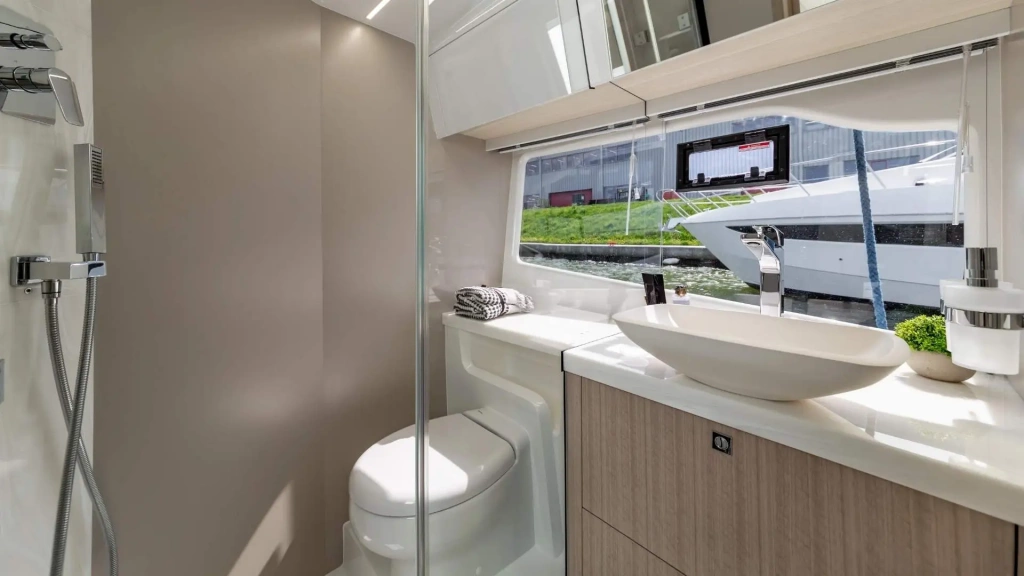 First look: GALEON 440 FLY & 450 HTC, photo 6, Smart Yachts