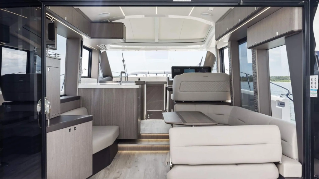 First look: GALEON 440 FLY & 450 HTC, photo 13, Smart Yachts