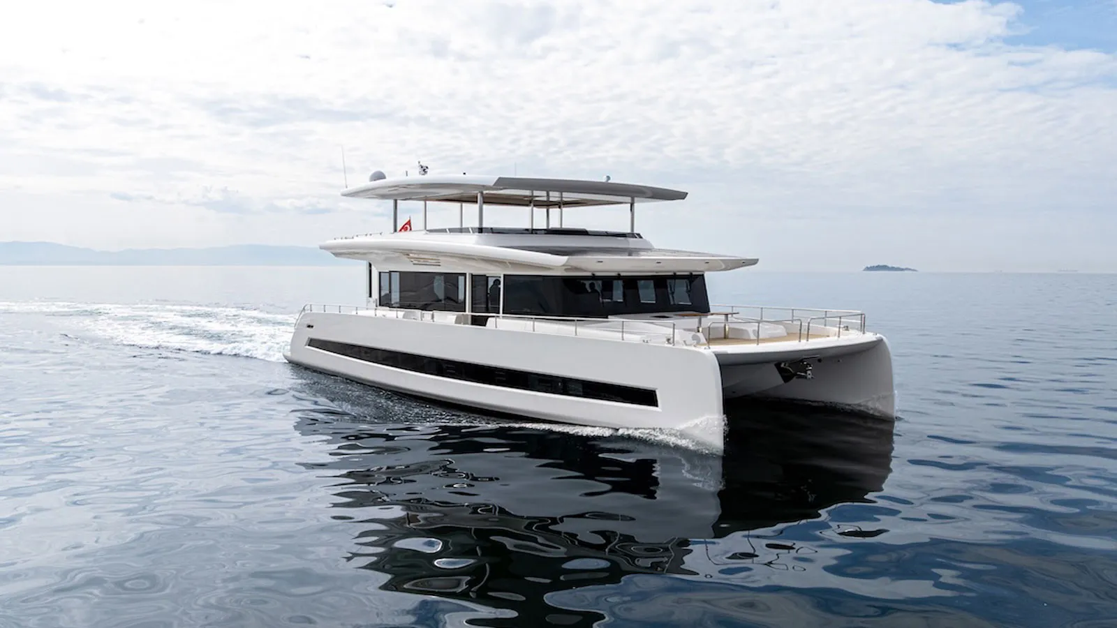 First Look Onboard Atraversia: The All-Electric 24m VisionF E-Cat 80 Catamaran, Smart Yachts