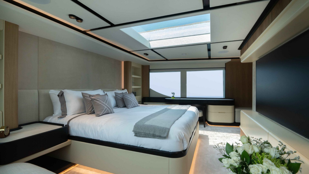 First photographs of the new Majesty 111, photo 9, Smart Yachts