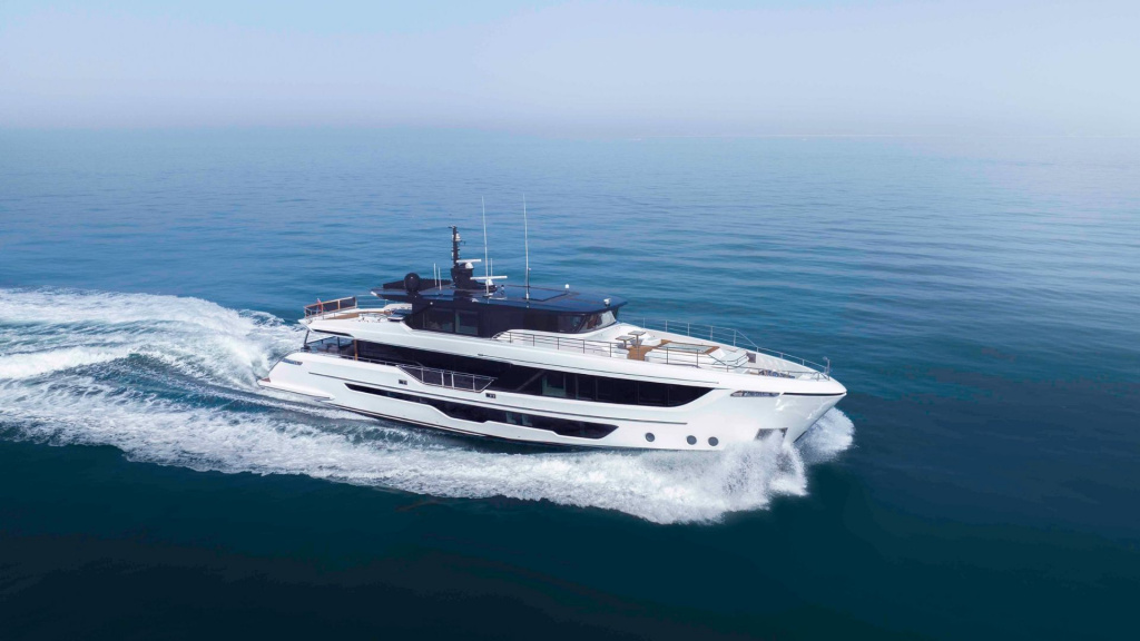 First photographs of the new Majesty 111, photo 5, Smart Yachts