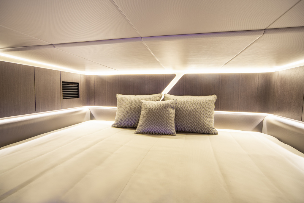 World Premiere Galeon 325 GTO 2021 with outboard power, photo 12, Smart Yachts