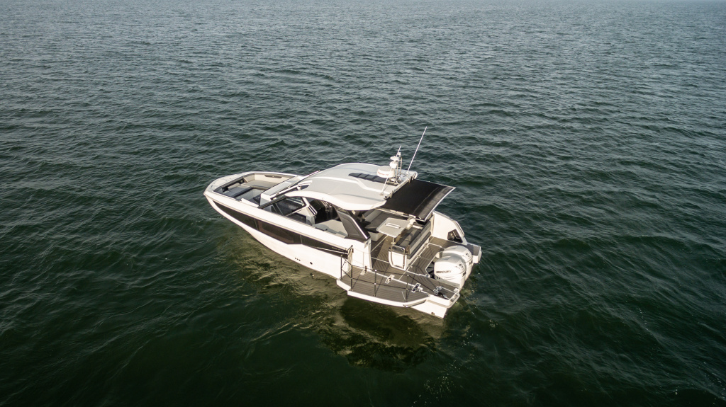 World Premiere Galeon 325 GTO 2021 with outboard power, photo 8, Smart Yachts