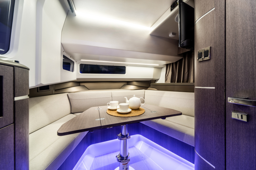 World Premiere Galeon 325 GTO 2021 with outboard power, photo 10, Smart Yachts