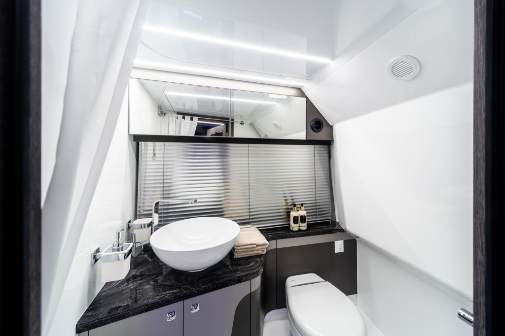 World Premiere Galeon 325 GTO 2021 with outboard power, photo 13, Smart Yachts