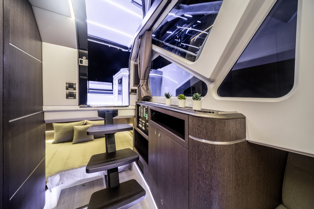World Premiere Galeon 325 GTO 2021 with outboard power, photo 11, Smart Yachts