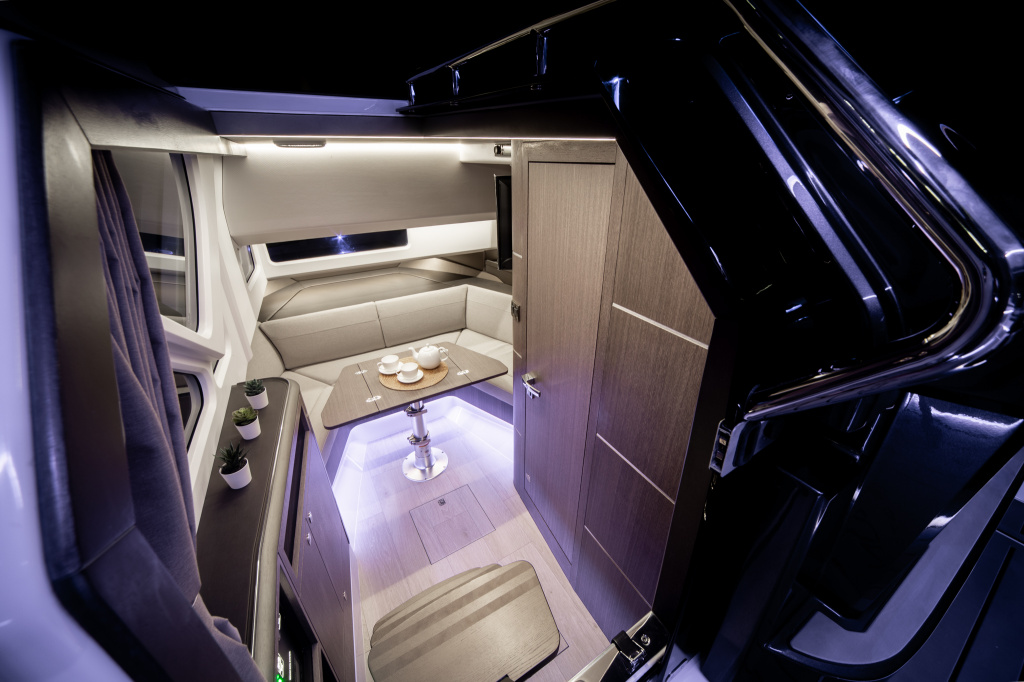 World Premiere Galeon 325 GTO 2021 with outboard power, photo 9, Smart Yachts