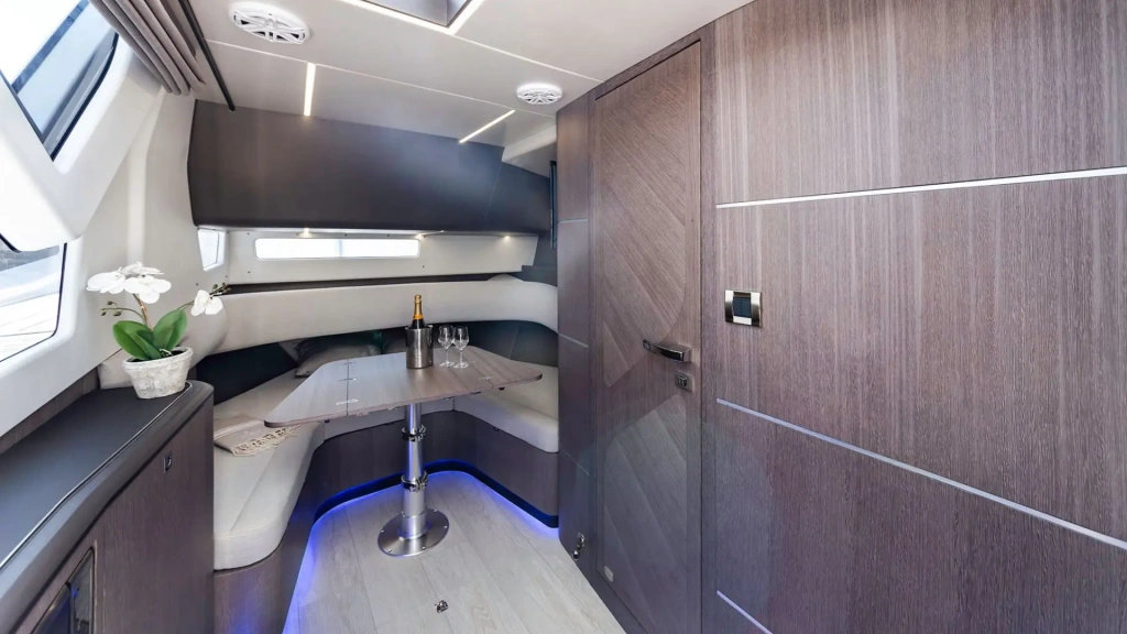 Introducing the Galeon 375 GTO, photo 8, Smart Yachts