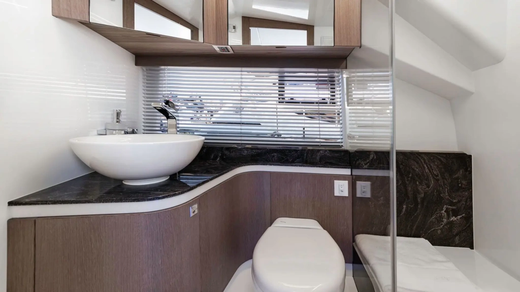 Introducing the Galeon 375 GTO, photo 10, Smart Yachts