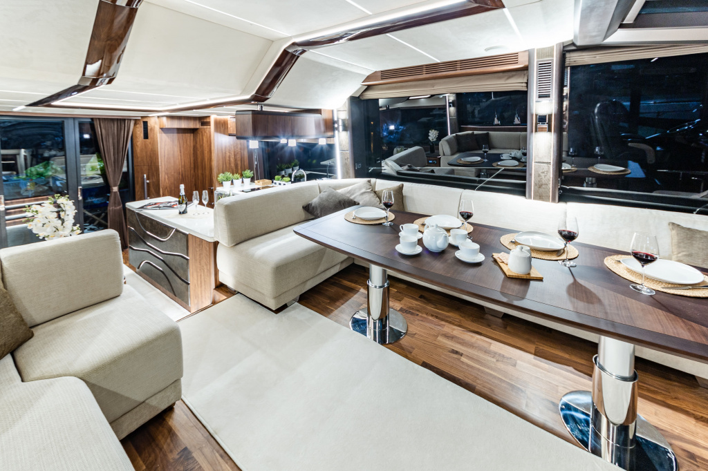Galeon 680 FLY was sold by Smart Yachts, photo 2