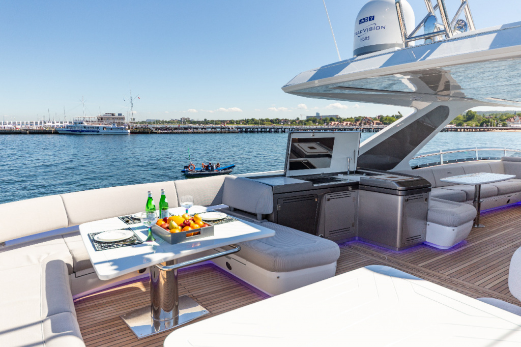 First look at the Galeon 800 Fly exterior, photo 6, Smart Yachts