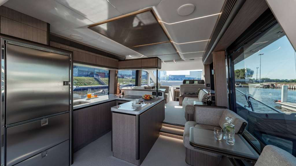 Introducing the first photos of Galeon 560 FLY, photo 6, Smart Yachts