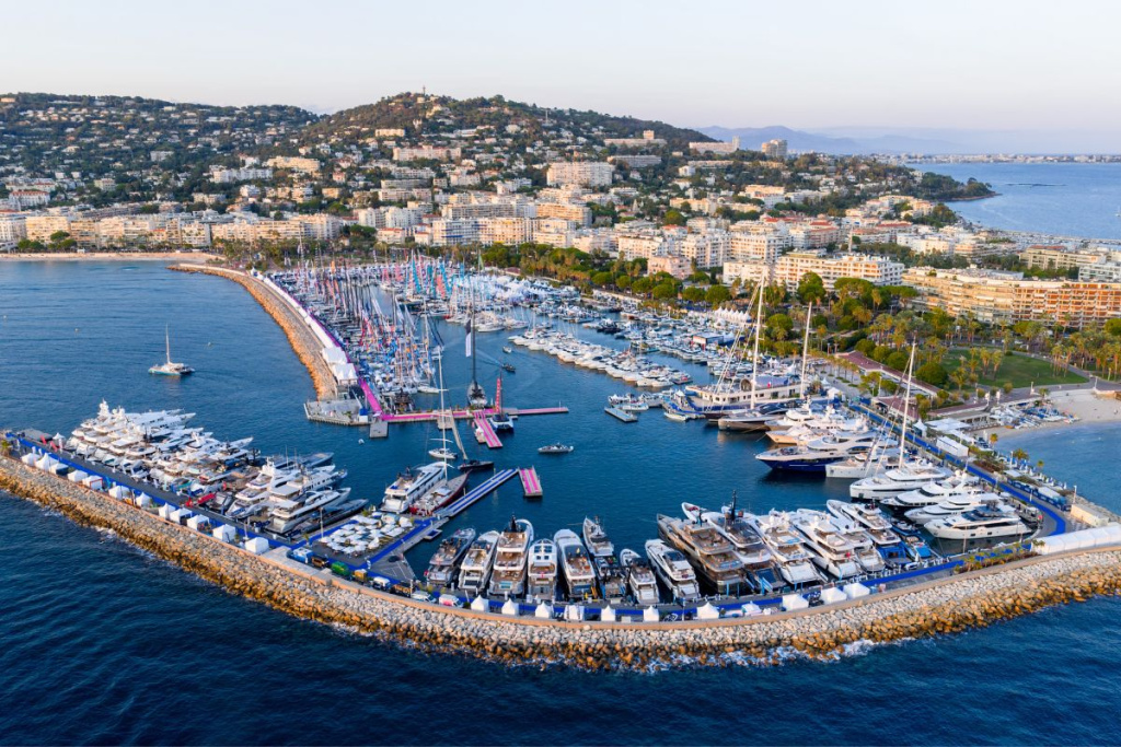 KANDO 85: Hull #2 Brings New Design Upgrades, Hull #1 Heads to Cannes, photo 7, Smart Yachts