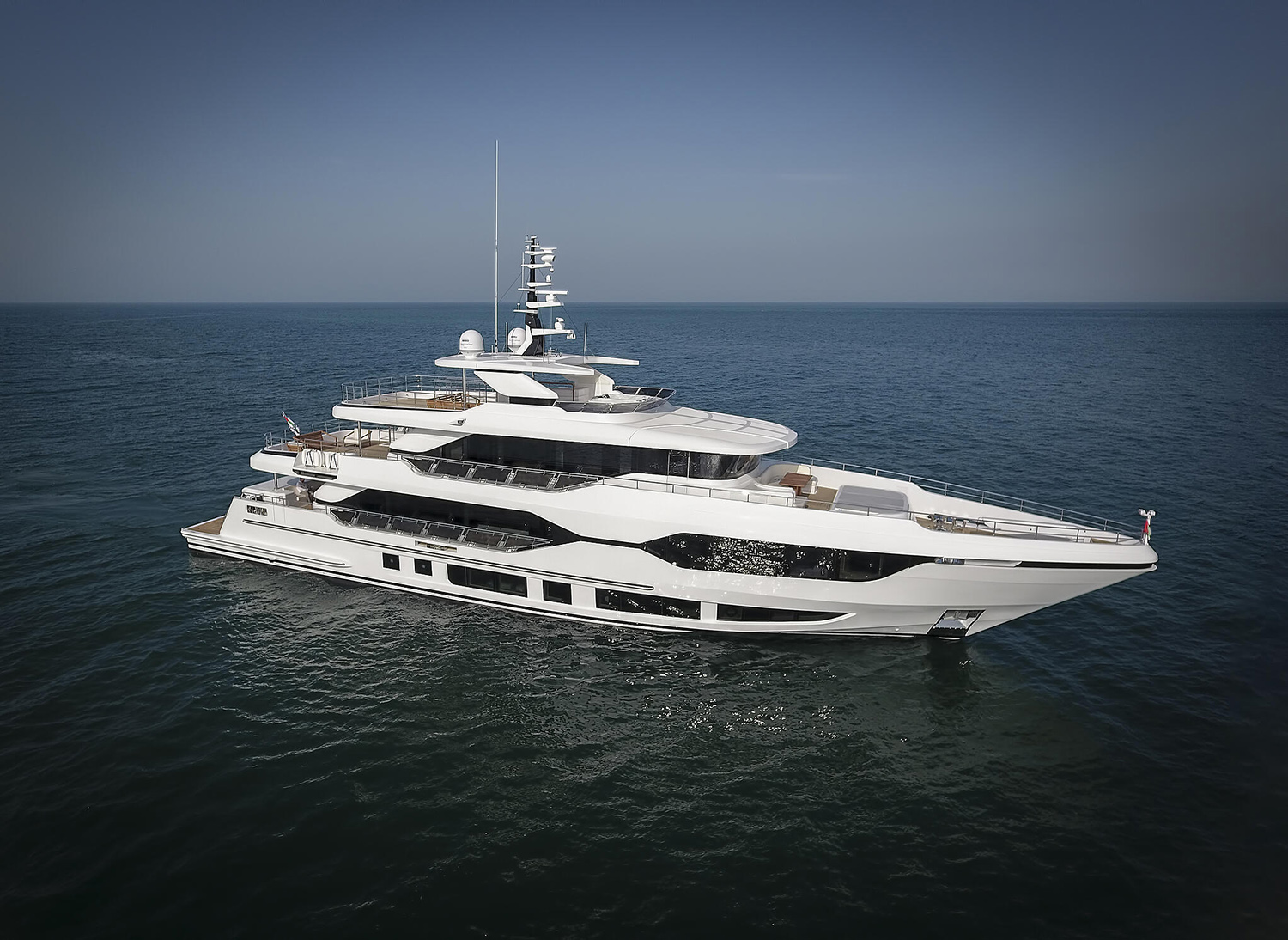 MAJESTY 120 SOLD AND DELIVERED TO HER OWNER, Smart Yachts
