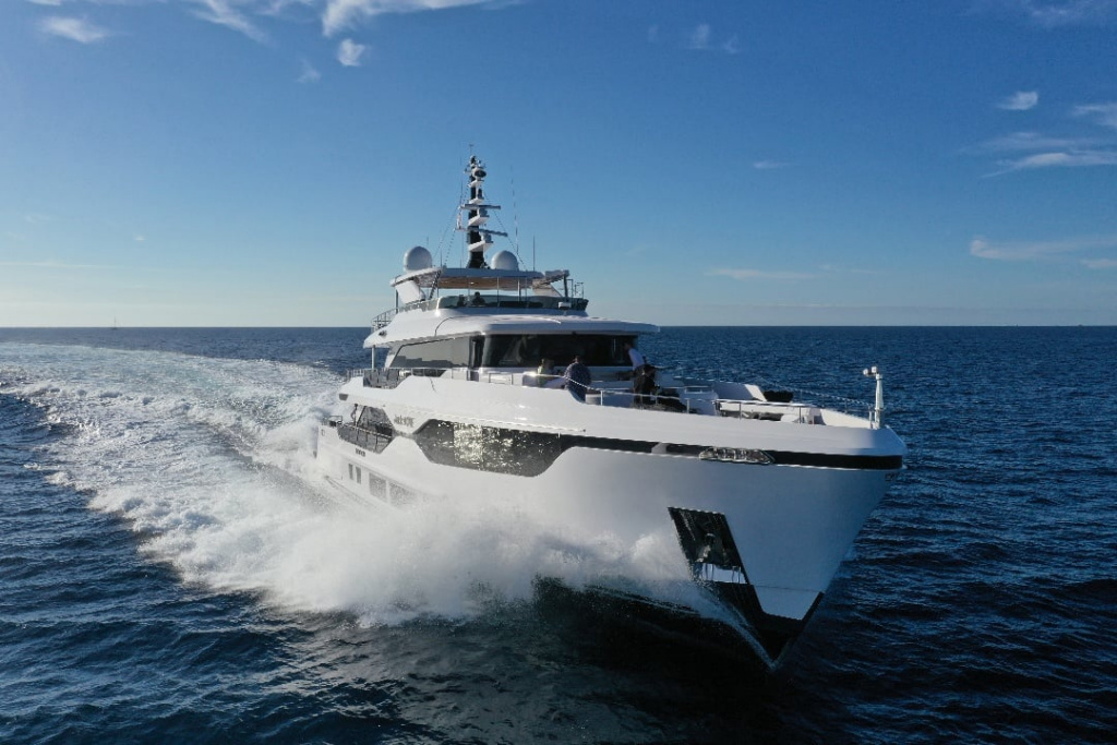 Majesty 120 wins two prestigious awards, photo 2, Smart Yachts