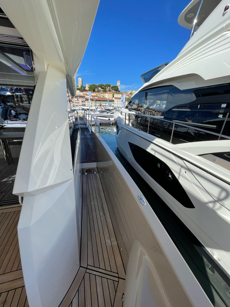 New yacht for sale: Absolute 62 FLY, photo 3, Smart Yachts