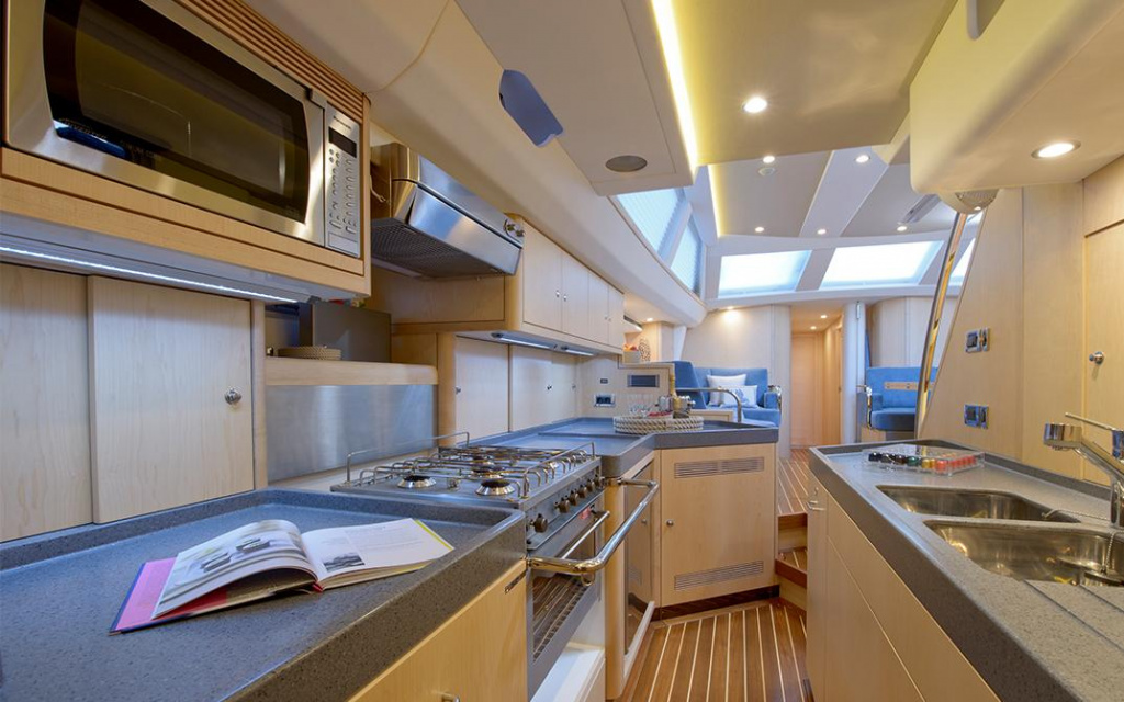 LADY MARIPOSA Sailboat Review, photo 5, Smart Yachts