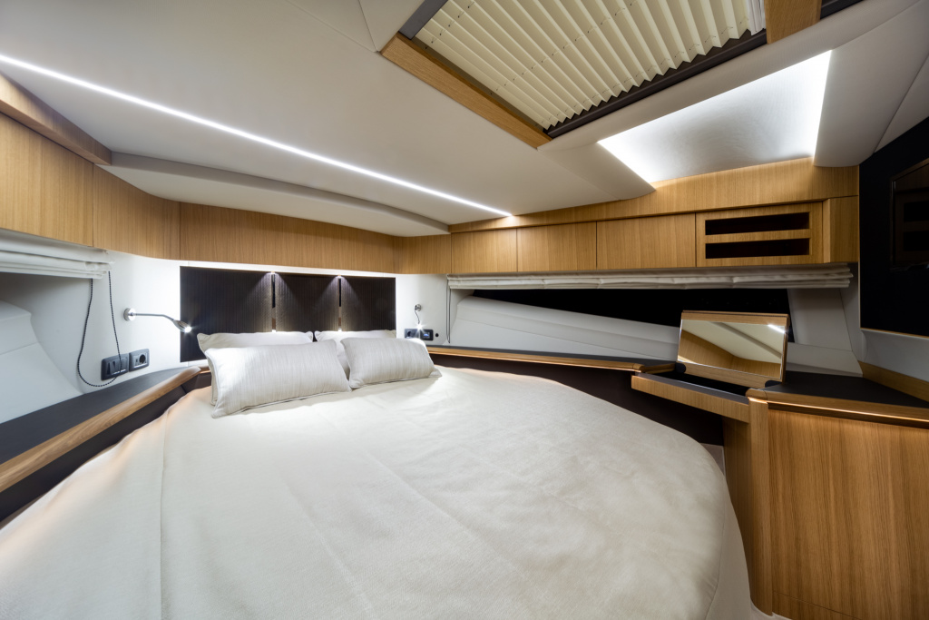 GALEON 680 FLY IN DETAIL, photo 8, Smart Yachts