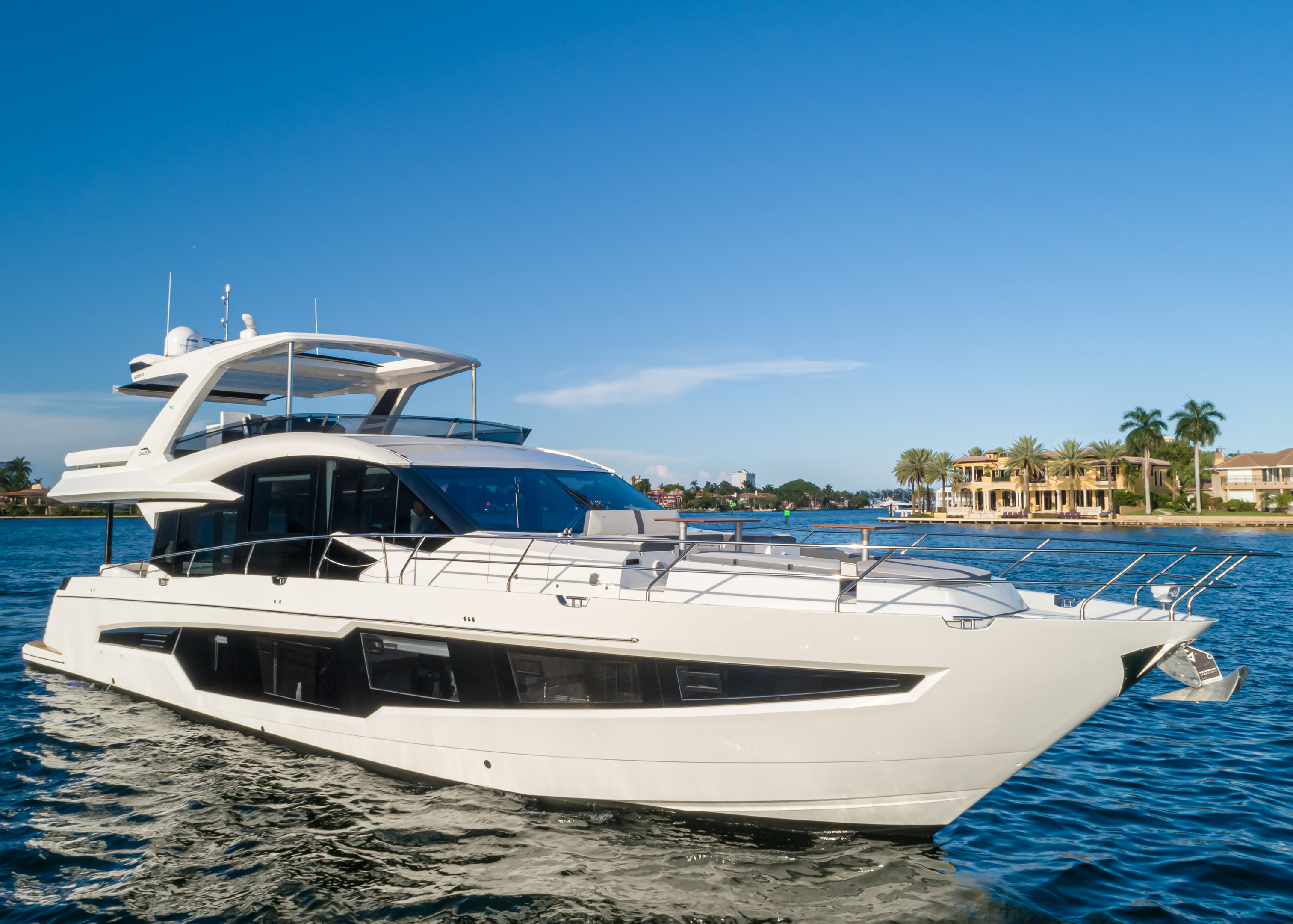 GALEON 680 FLY IN DETAIL, Smart Yachts
