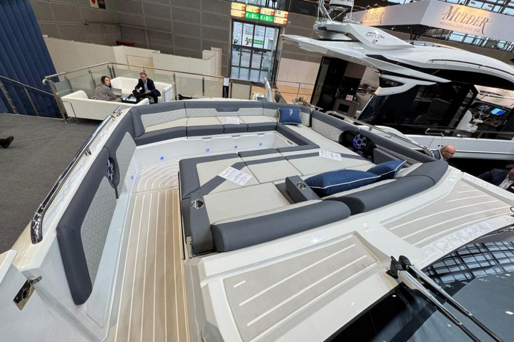 First Look: Premiere of Galeon 435 GTI & Redesign of 640 Fly at Boot Düsseldorf 2025, photo 3, Smart Yachts
