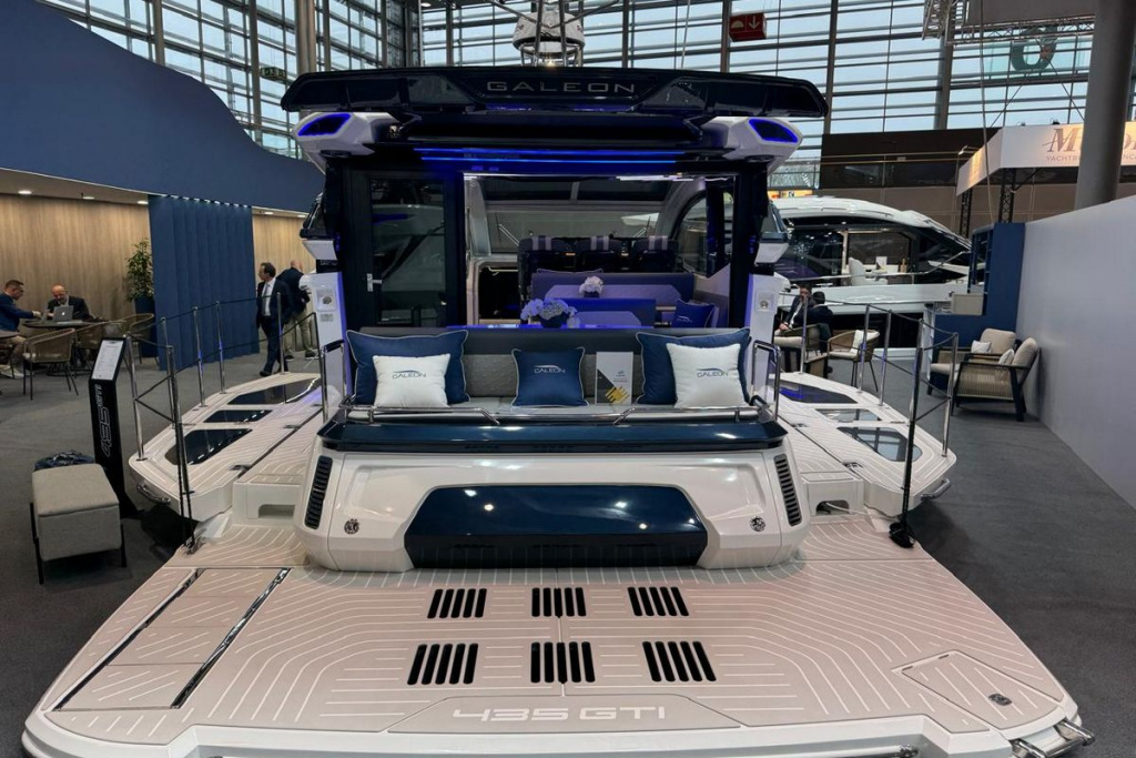 First Look: Premiere of Galeon 435 GTI & Redesign of 640 Fly at Boot Düsseldorf 2025, photo 2, Smart Yachts