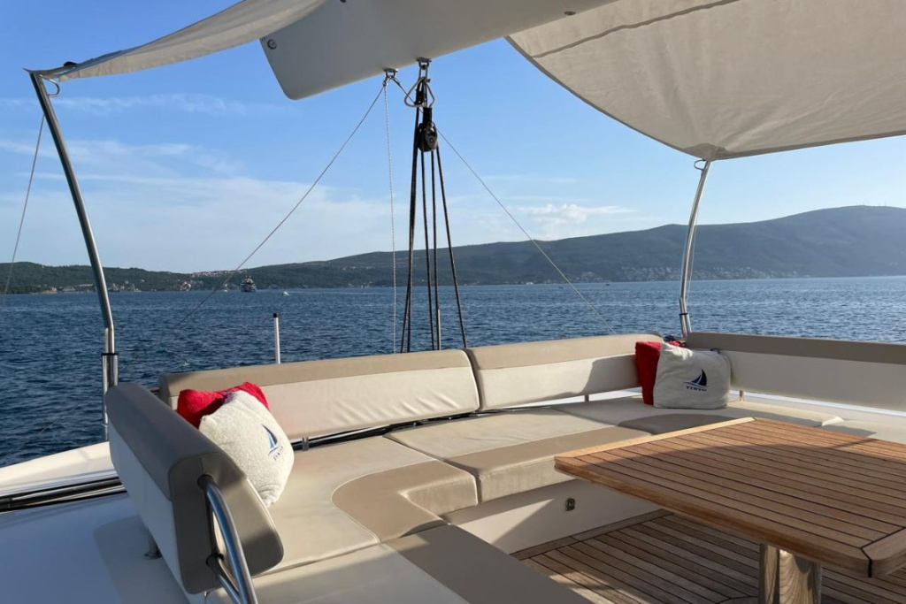 Privilege Serie 6 TINTO, New For Sale, photo 3, Smart Yachts