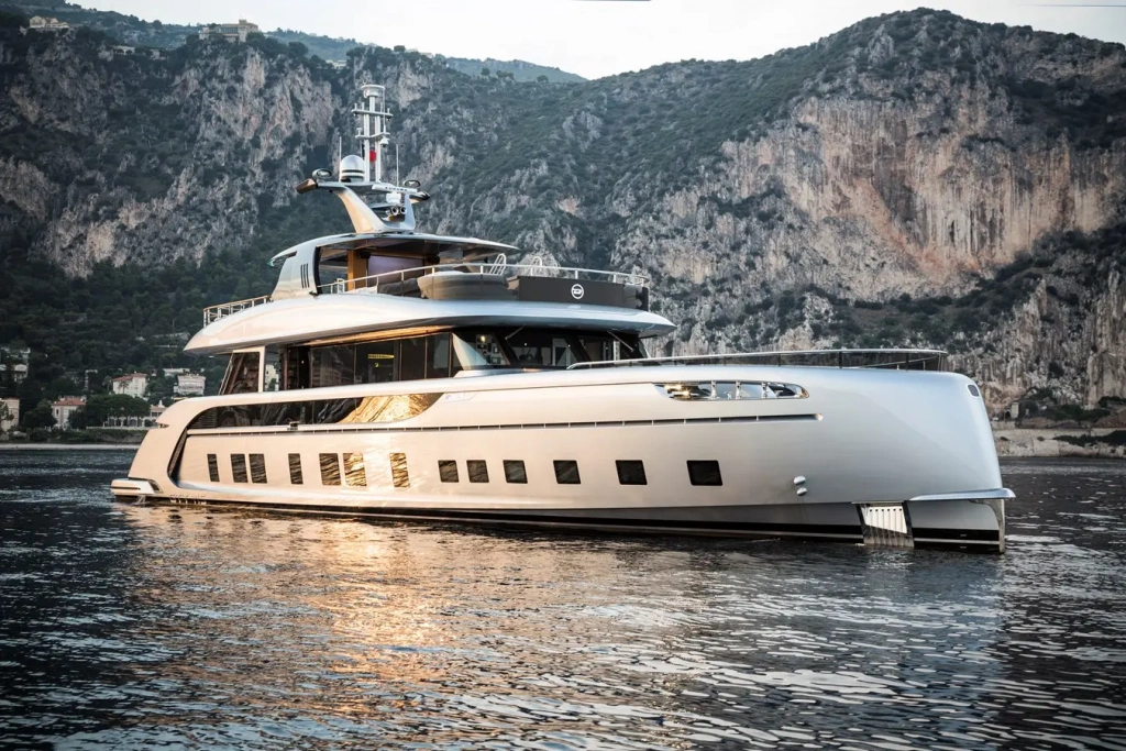 Smart Yachts Co-Founder Visits Dynamiq Shipyard, photo 4