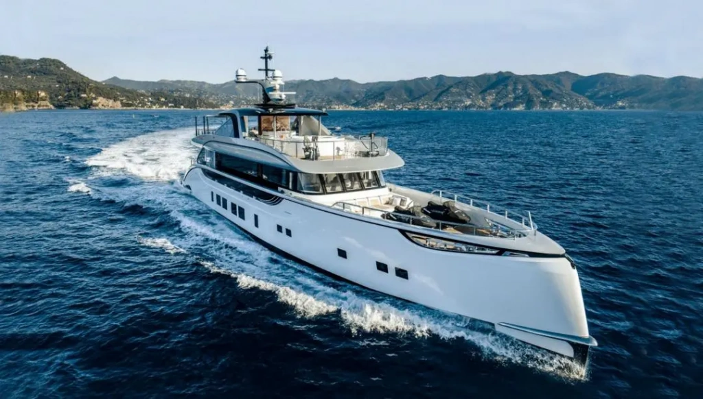 Smart Yachts Co-Founder Visits Dynamiq Shipyard, photo 3