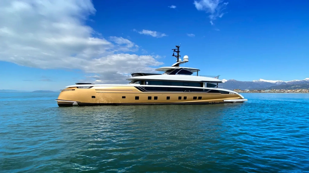 Smart Yachts Co-Founder Visits Dynamiq Shipyard, photo 2
