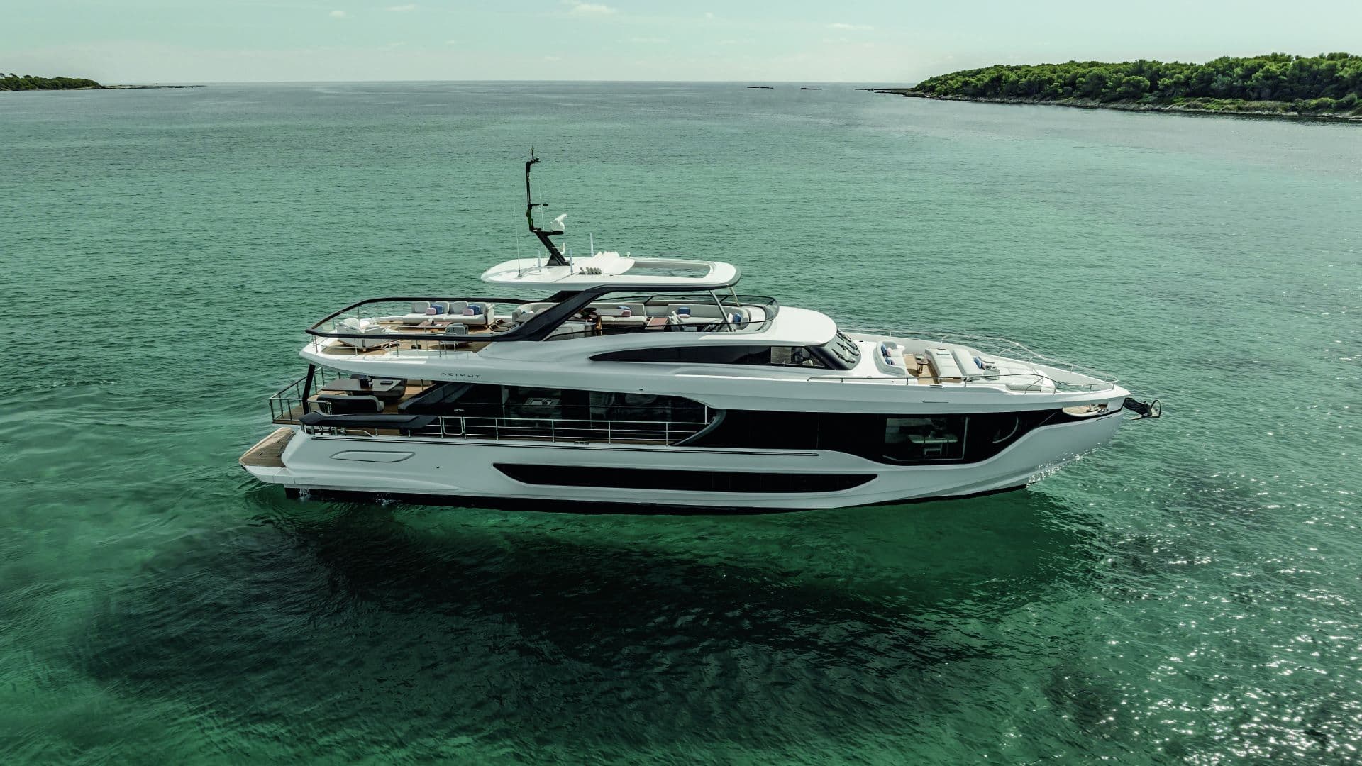SOLD: Azimut Grande 26M, Smart Yachts