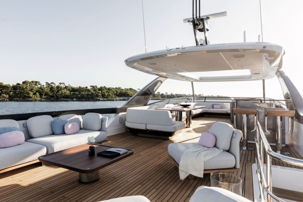 SOLD: Azimut Grande 26M, photo 3, Smart Yachts