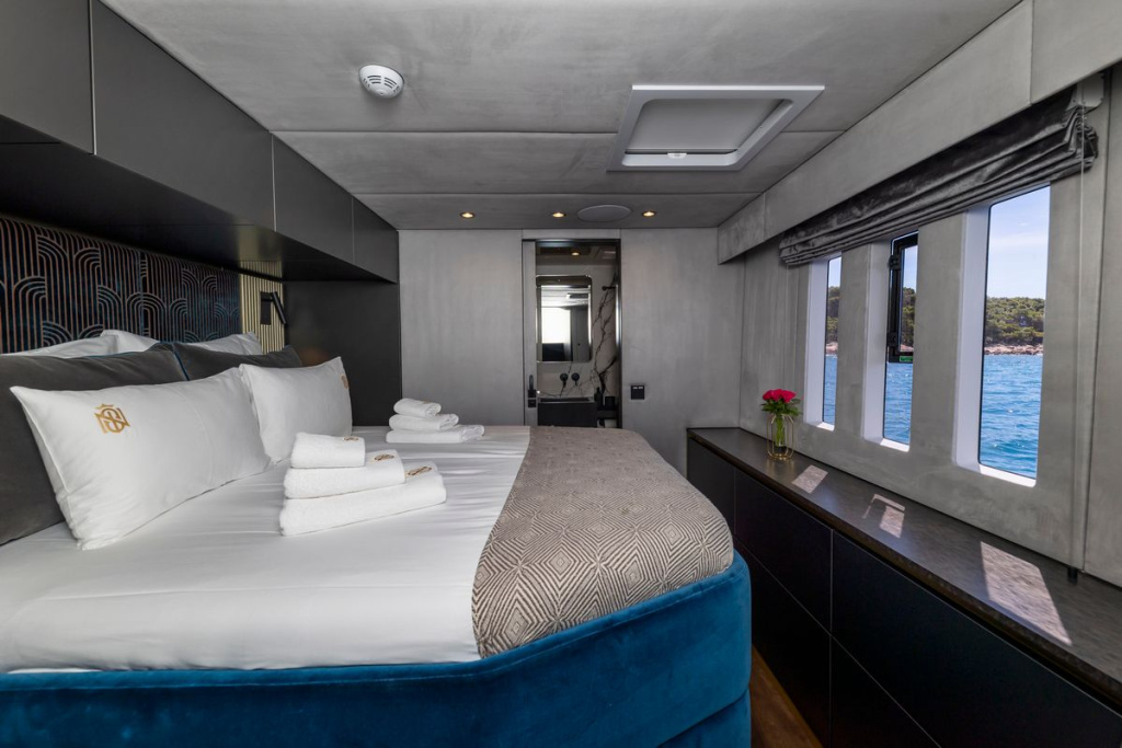 Step Aboard Mr. Si, Sunreef 60 Ready to Cruise, photo 4, Smart Yachts