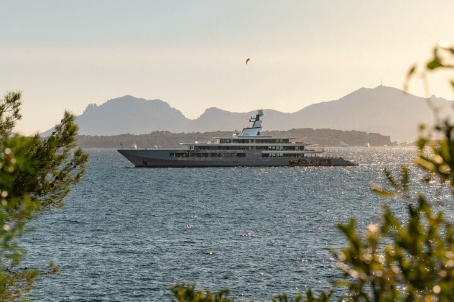 Steven Spielberg's New Mega-Yacht: 109m Seven Seas Built by Oceanco, Smart Yachts