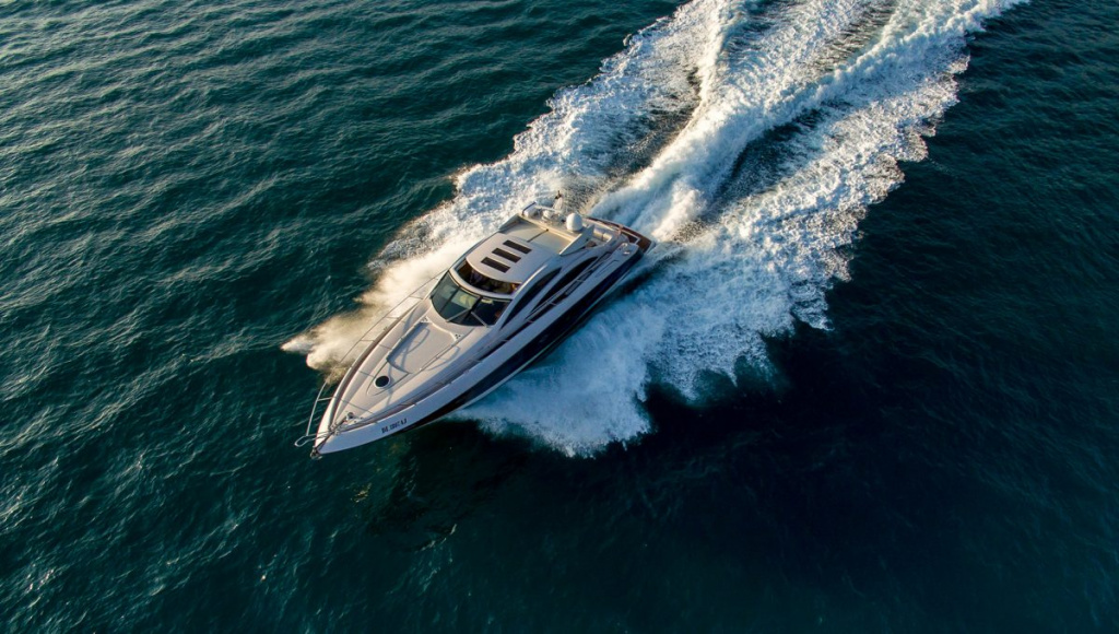 Sunseeker Predator 62 was sold by Smart Yachts, photo 2
