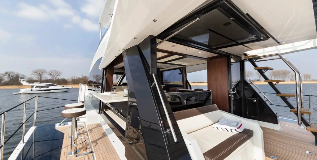Three Galeon Flybridge Yachts, Ready for Viewing, photo 5, Smart Yachts