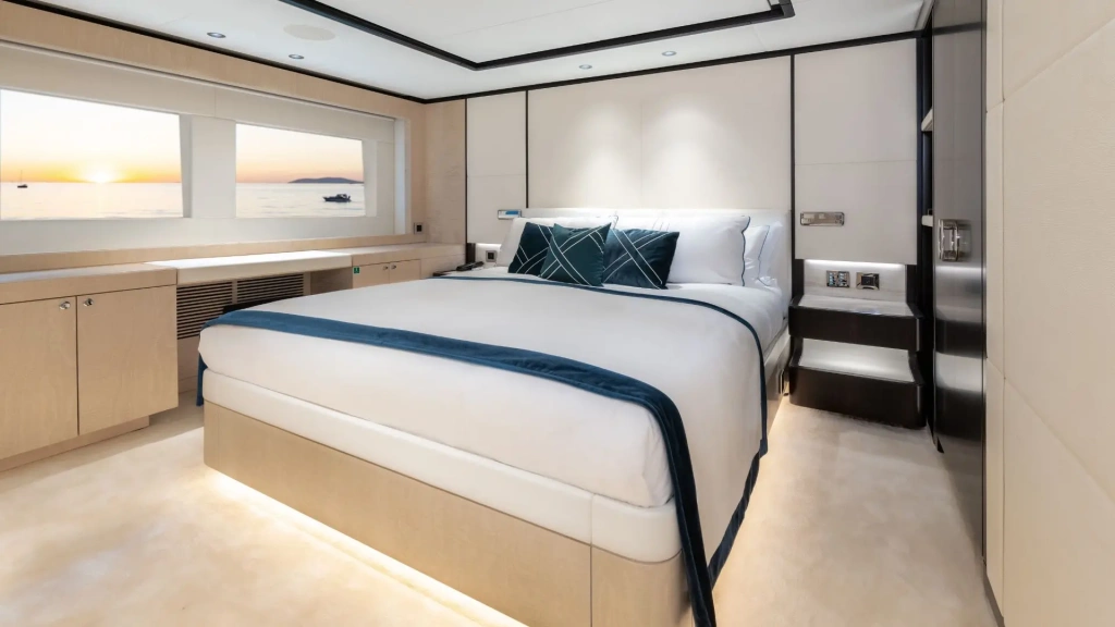 True Sense: New photos of Majesty 120 for sale, photo 15, Smart Yachts