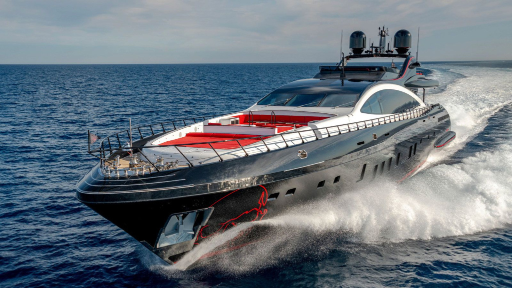 VIDEO REVIEW Black Legend: Fast, Fearless, and Unforgettable, photo 2, Smart Yachts