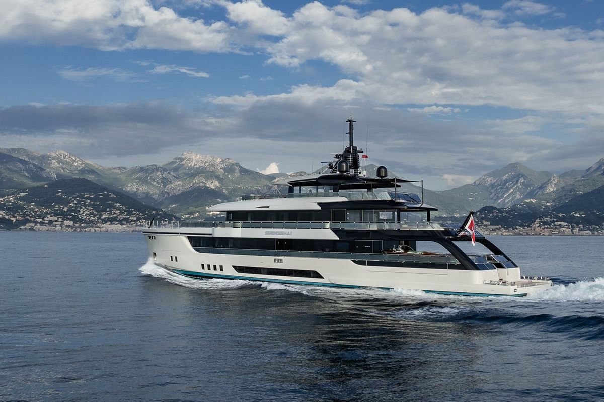 Video: 47m Serenissima I For Sale & For Charter, Smart Yachts