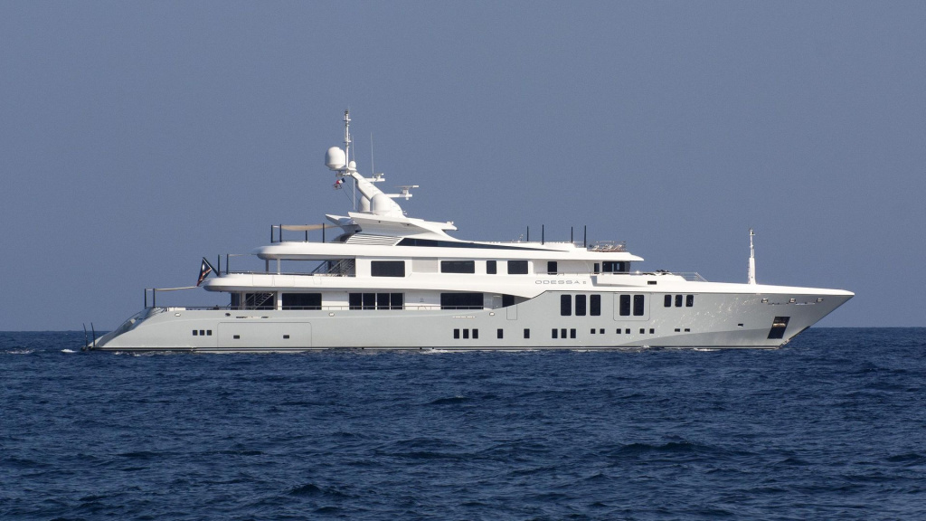 Yachts spotted at the 2022 Abu Dhabi Grand Prix, photo 4, Smart Yachts
