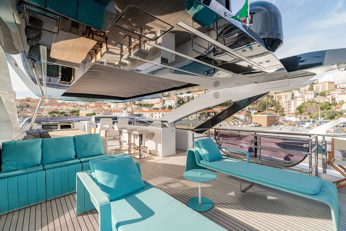 "7 SECONDS", a 2015 DL Yachts 26m motor yacht for sale, flybridge
